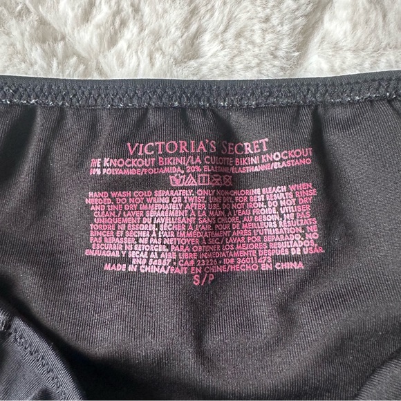 Victoria's Secret | Knockout Ruche Black Bikini Bottoms | Size Small - Picture 9 of 12